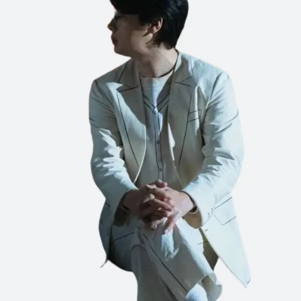 The 8 Show Participants 3F White Suite